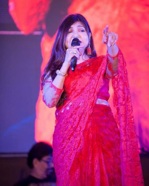 Instagram post by Alka Yagnik • Mar 29, 2019 at 4:29pm UTC Indian Singers, Alka Yagnik, Durban South Africa, Durga Images, Krishna Book, Song List, Durban, Live Concert, The 4