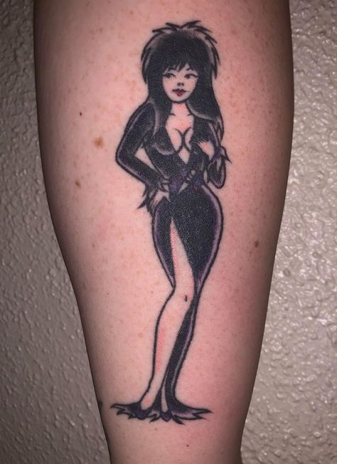 Elvira Tattoo, Traditional Tattoo Pin Up, Illusion Tattoos, Optical Illusion Tattoos, Optical Illusion Tattoo, Funky Tattoos, Goth Tattoo, Mommy Tattoos, Wicked Tattoos