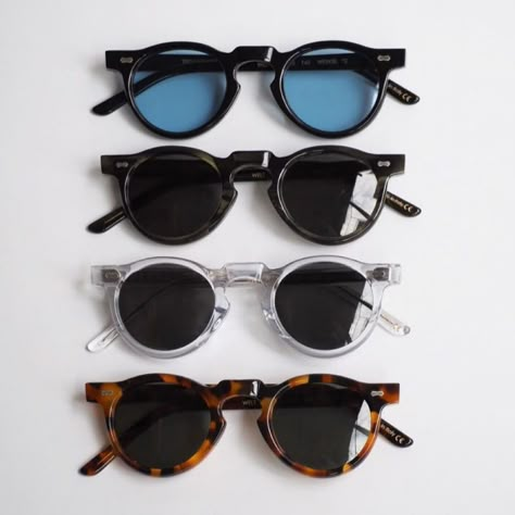 Sunglasses Aesthetic Male, Overalls Men Fashion, Man Sunglasses, Glasses Inspiration, Retro Eyeglasses, Mens Glasses Fashion, Glasses Trends, Transparent Frame, Sunglasses Mens