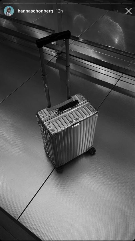 Rimowa Cabin, Rimowa Luggage, Luxury Luggage, Airport Aesthetic, City Of Lights, Art Tumblr, Love Aesthetic, Luxury Lifestyle Dreams, Old Money Aesthetic