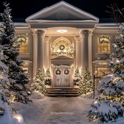 Snowy Mansion, Christmas Mansion, Winter Mansion, Winter Wonderland Tree, Gothic Style Architecture, Subtle Eye Makeup, Mansion Decor, Winter House Exterior, Diy Christmas Lights