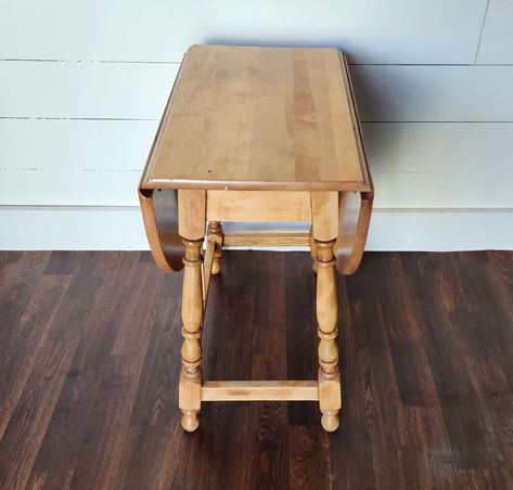 A free small drop leaf table gets a new, updated look using milk paint and a paint sprayer. Bonus: tips for prepping furniture, and four other projects because it's furniture fixer upper day. Drop Leaf Table Diy, Antique Drop Leaf Dining Table, Drop Leaf Table Makeover, Small Drop Leaf Table, Paint Sprayer Tips, Vintage Drop Leaf Table, Dining Table Small Space, Antique Drop Leaf Table, Checkerboard Table