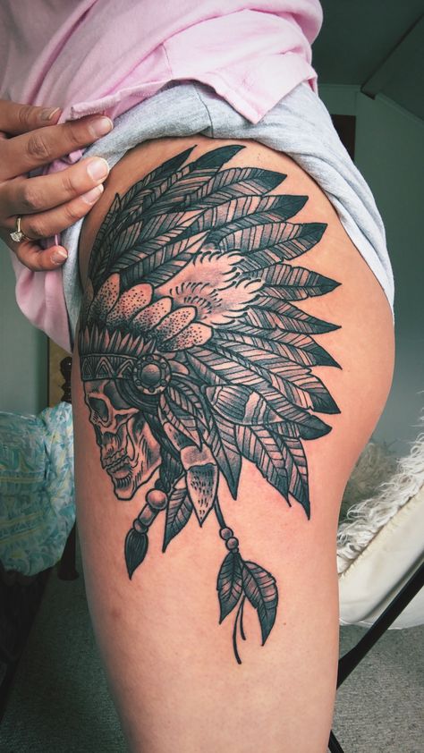 Native Sleeve Tattoo Women, Indian Headdress Tattoo Thigh, Native American Skull Tattoo Headdress, Native American Shoulder Tattoo, Native Raven Tattoo, Indian Hip Tattoo, Native American Theme Tattoo, Native Headdress Tattoo, Hip Tattoos Women Western