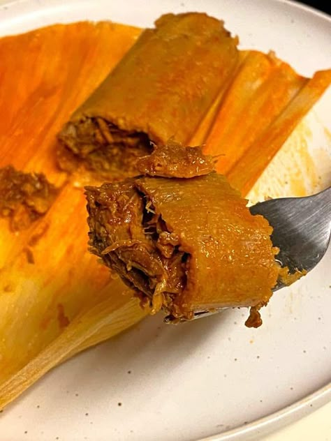 Red Chile Pork Tamal Part 1&2 Red Chili Tamales Recipe, Tamale Sauce Recipe Red Chili, Red Tamale Sauce Recipe, Red Pork Tamales Recipe, Tamale Meat Recipe, Red Chile Pork, Ancho Chili Sauce, Authentic Tamales, Tamales Recipe Pork