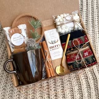 Christmas Present For Best Friend, Sea Salt Caramels, Happy Holiday Gifts, Coffee Gift Basket, Hygge Gifts, Gift Boxes For Women, Gift Sets For Her, Holiday Gift Box, Personalised Gift Boxes