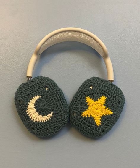 Airpod Max Cover, Headphone Decoration, Crochet Airpods, Airpods Max Case, Airpod Max, Design Crochet, Earrings Patterns, Crocheting Ideas, Mode Crochet