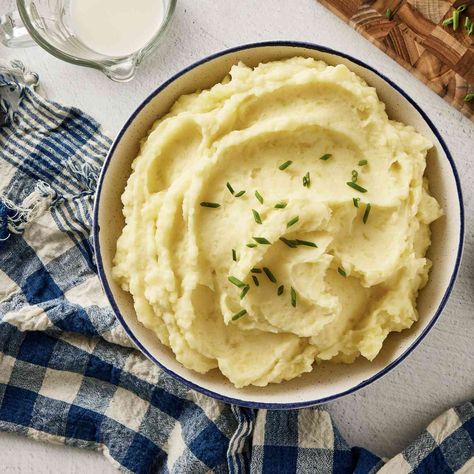 Potatoes, chicken broth, half and half, and butter is all you need for these ultra creamy mashed potatoes. Buttery Mashed Potatoes Recipe, Ultra Creamy Mashed Potatoes, Ultimate Mashed Potatoes, Buttery Potatoes, Buttery Mashed Potatoes, Best Mashed Potatoes, Creamy Mash, Making Mashed Potatoes, Potato Sides