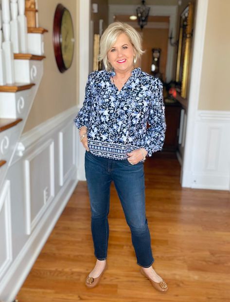 Over 40 Fashion Blogger, Tania Stephens is wearing a pair of jeggings from Chicos Tania Stephens 50 Is Not Old, Petite Fashion Over 50, Tania Stephens, 60 Outfits, Over 40 Fashion, Fashion Over Fifty, 50 Is Not Old, Women Appreciation, Amazon Influencer