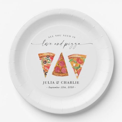 Wedding Rehearsal Pizza Party, Pizza And Wings Before The Rings Decorations, Pizza Themed Rehearsal Dinner, Pizza Wedding Reception Ideas, Rehearsal Dinner Pizza, Pizza Rehearsal Dinner Ideas, Rehearsal Dinner At Home, Rehearsal Dinner Decorations Table, Pizza Rehearsal Dinner