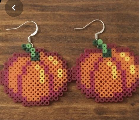 Maple Leaf Perler Beads, Perler Bead Ideas Halloween, Halloween Perler Bead Patterns Easy, Pumpkin Perler Beads, Halloween Perler Beads, Perler Bead Earrings, Halloween Perler, Perler Earrings, Melt Beads Patterns