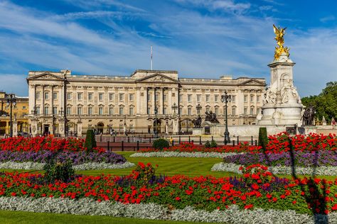 Buckingham Palace London, Chateau Versailles, London Itinerary, London Vacation, England Top, Paris Itinerary, Kensington Gardens, Royal Residence, Isabel Ii