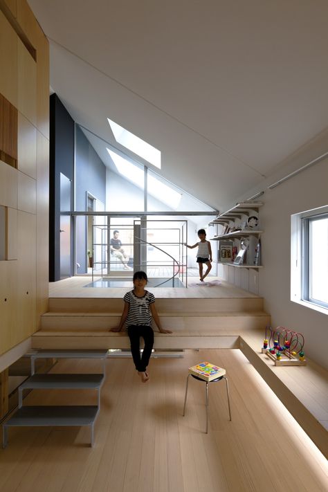 Mini Loft, Architects Office, Split Level House, Arch Interior, Interior Stairs, Level Homes, Japanese Architecture, Split Level, House Built