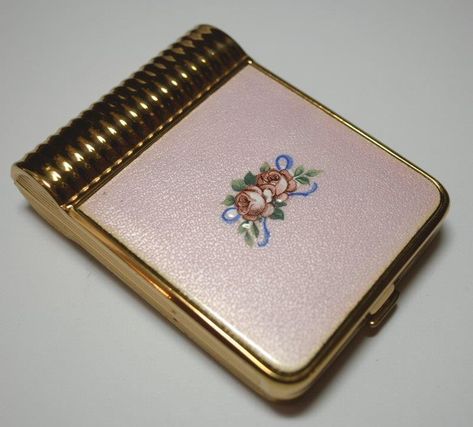 Vintage Boho Outfit, Compact Art, Victorian Accessories, Vintage Compact, Lipstick Case, Vintage Cosmetics, Fancy Makeup, Vintage Makeup, Vanity Case