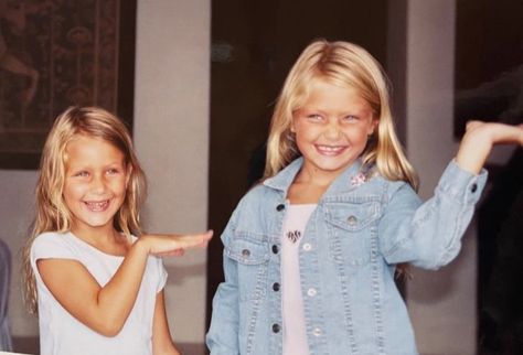 Bella Hadid As A Kid, Gigi And Bella, Gigi Hadid Looks, Bella Gigi Hadid, Hadid Sisters, Super Rich Kids, Hadid Style, Support People, Kardashian Jenner