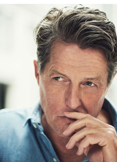 Hugh Grant Hair, Classic Gentleman, Money Men, Hair Man, Emotional Scene, Gray Hair Cuts, Hugh Grant, Bridget Jones, Getting Older