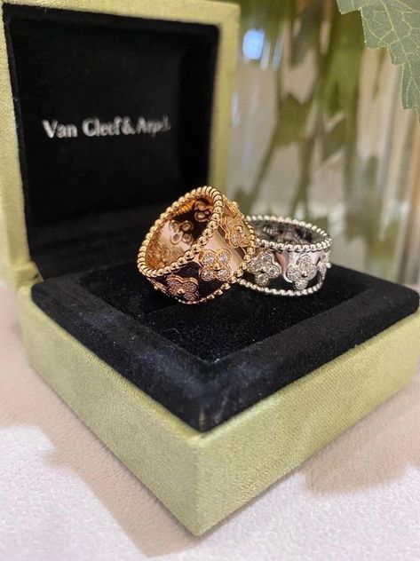 Angel Wing Ring, Lip Gloss Cosmetics, Victoria Secret Outfits, Expensive Jewelry Luxury, Van Cleef And Arpels, Luxe Jewelry, Classy Jewelry, Expensive Jewelry, Van Cleef