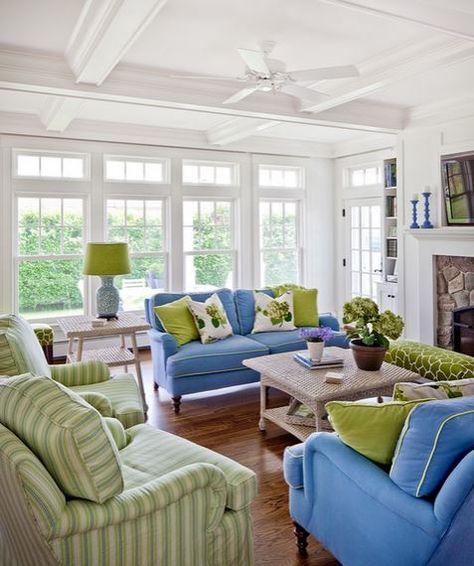 Blue And Green Living Room, Beach Style Living Room, Condo Decor, Coastal Living Rooms, Coastal Living Room, White Living, Living Room Green, Blue Living Room, Blue Rooms