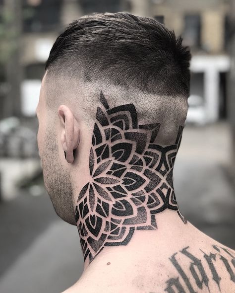 Geometric Throat Tattoo, Mens Face Tattoos, Neck Tattoo Women, Geometric Tattoo Sleeve Designs, Best Neck Tattoos, Small Back Tattoos, Tattoo Neck, Geometric Sleeve Tattoo, Throat Tattoo