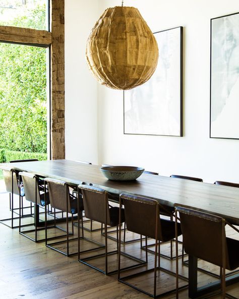 home of Jenni Kayne, via Lonny Big Dining Table, Long Dining Table, Hotel Interior Design, Dining Room Design, Dining Table Chairs, Room Table, Modern Dining, Dining Room Decor, Dining Room Table