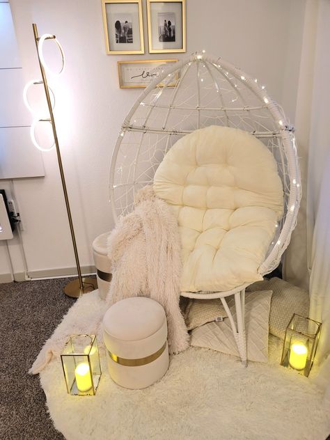 Fairy Corner Bedroom, Mini Reading Corner, Bean Bag Reading Nook, Adult Reading Nook, Reading Corner Bedroom Small Spaces, Book Corner Ideas Bedroom Cozy Nook Reading Areas, Bedroom Reading Nook Cozy Corner, Small Reading Nook Cozy Corner, Book Corner Ideas Bedroom