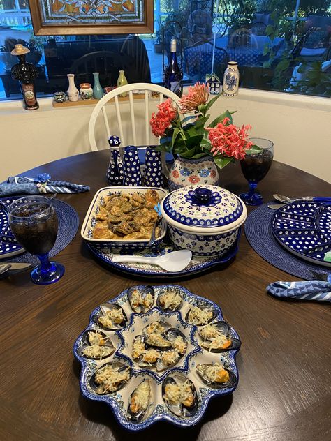 Polish Pottery Display, Polish Pottery Inspired Kitchen, Polish Pottery Kitchen, Blue Rose Polish Pottery, Unique Tea, Dope Makeup, Polish Pottery, Blue Rose, Beautiful Table