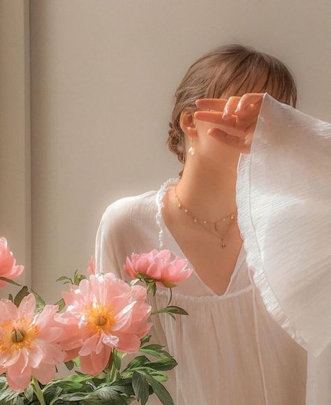 A Woman, Mirror, Flowers, Photography, Pink, White, Instagram