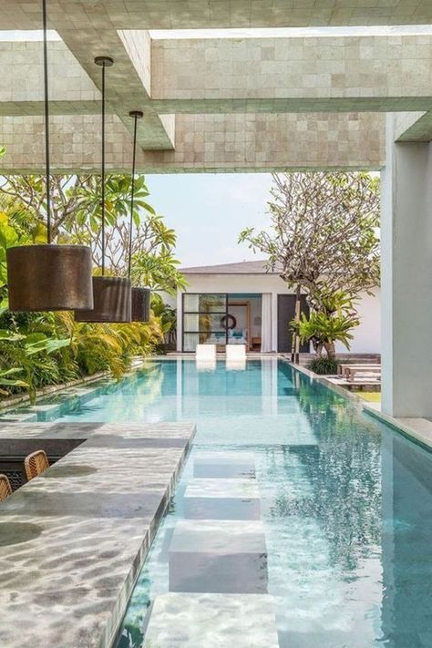 70 Must-See Pinterest Swimming Pool Design Ideas and Tips Luxury Swimming Pools, Indoor Swimming Pool, Bali House, Casa Country, Luxury Pools, Modern Pools, Dream Pools, Backyard Pool Designs, Luxury Pool