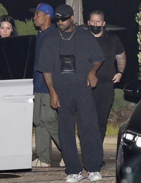 Kanye Black Outfit, Kanye West Outfits Street Styles, Kanye West Fits, Kanye Fits, Kanye Style, Kanye West Outfits, Kanye Fashion, Kanye Yeezy, Kanye West Style