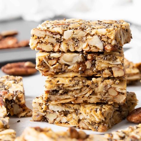 Lazy Keto Breakfast, Keto Granola Bars, Best Vegan Snacks, Granola Bars Recipe, Healthy Snack Bars, Vegan Ice Cream Recipe, Keto Breakfast Recipes, Keto Granola, Keto Bars