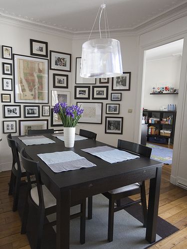 Bjursta table and Roger chairs... love the gallery wall Bjursta Table, Ikea Table Hack, Ikea Dining, Dining Table Makeover, Comfy Leather Chair, Ikea Table, Small Accent Chairs, Dinner Room, Dining Room Table Decor