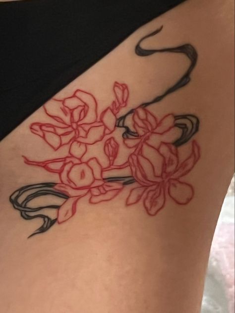 Red And Black Chrysanthemum Tattoo, Red Chrysanthemum Tattoo, Tattoo Dream, Earthy Tattoos, Tattoos Inspo, Framed Tattoo, Chrysanthemum Tattoo, Tattoo Shading, Red Ink Tattoos