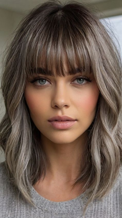 medium length gray hairstyles with bangs Curled Bob With Bangs, White Bangs Brown Hair, Grey Hair Bangs, Gray Hairstyles With Bangs, Color 2025, Curls For Medium Length Hair, Gray Bob, Bangs Medium Length, Medium Length Hairdos