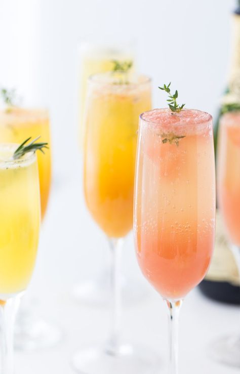 Grapefruit Mimosa | Mimosa recipes + Easter brunch ideas from @cydconverse Best Mimosa Recipe, Mimosa Recipes, Mimosas Brunch, Classic Mimosa, Grapefruit Mimosa, Easter Drink, Easter Dinner Menus, Celebration Food, Easter Fun Food