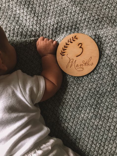 Months Baby Photoshoot Ideas, Baby Monthsary Photo Ideas, 3month Baby Photoshoot, Baby Birthday Photoshoot, Baby Milestones Pictures, Baby Milestone Photos, Baby Photo Editing, Milestone Pictures, Baby Boy Photography