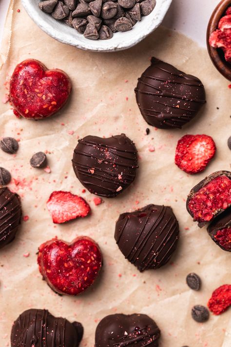 Raspberry Chocolate Recipes, Chocolate Raspberry Jam, Jam Bites, Hu Chocolate, Berry Bites, Raspberry Desserts, Chocolate Pairings, Chocolate Covered Fruit, Chia Jam