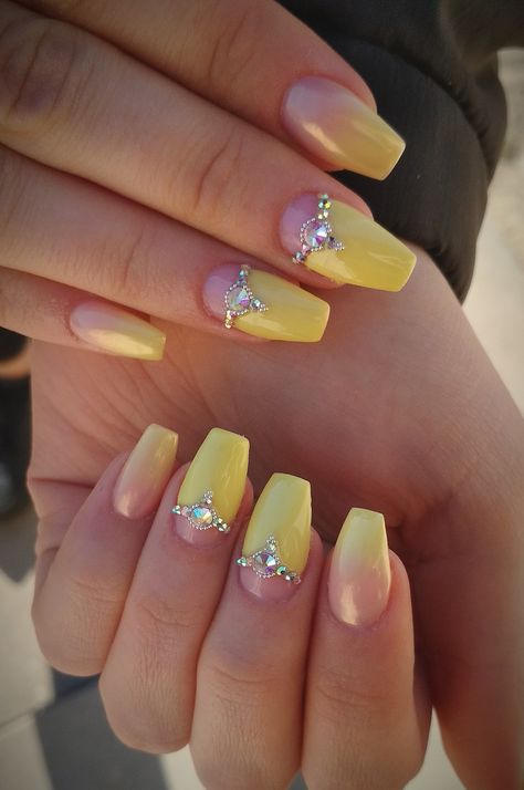 Ombre Nails Yellow, Yellow Ombre Nails, Prom Nail Designs, Quinceanera Nails, Yellow Nails Design, Bridal Nail Art, Nails Yellow, Graduation Nails, Yellow Ombre