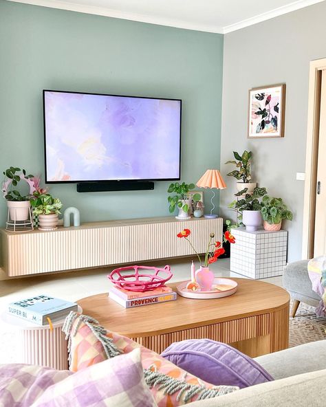 Chic and cheerful spring colors via @rhiannonsmyth 🌸 #myrealhome #colormadetheroom #springhomedecor #livingroomdecor #colorfulhome Minimalist Colorful Living Room, Eccentric Minimalism, Spring Living Room Decor, Pastel Living Room, Spring Living Room, Dream Apartment Decor, Future Apartment Decor, Colourful Living Room, Home Decor Living Room