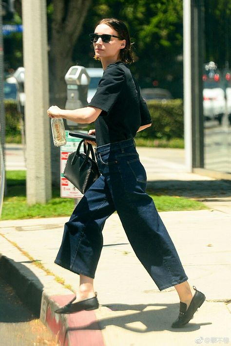 Rooney Mara Style, Rooney Mara, Winter Inspo, Spring Capsule Wardrobe, 2024 Style, Get Dressed, Her Style, Minimalist Fashion, Capsule Wardrobe