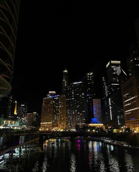 Downtown Chicago Aesthetic Night, Chicago Downtown Night, Downtown Chicago At Night, Late Night City, City Lights Wallpaper, City Skyline Night, Rich City, Chicago Night, Skyline Night