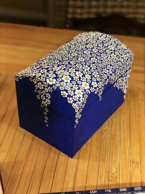 Wooden Box Crafts, Hand Painted Wooden Box, Painted Wooden Boxes, Painted Jewelry Boxes, Mandala Rock Art, Jewelry Box Diy, Dekor Diy, Decoupage Box, Mandala Dots