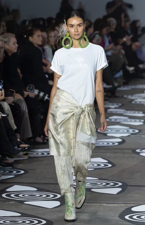 Latest Fashion Trends 2024, Summer Fashion Week, Sydney Fashion Week, Sydney Fashion, Slicked Back Ponytail, Resort 2024, Australia Fashion, The Zoe Report, Wardrobe Planning