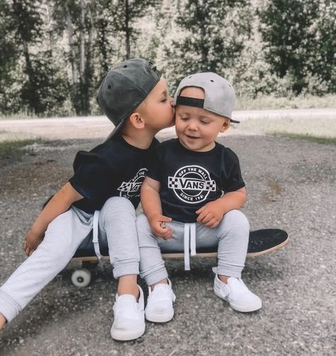 Binky Bro Outfits, Two Boys Aesthetic, Boy Mom Matching Outfits, Brother Pictures Boys, Brothers Outfits, Vans Toddler Boy Outfit, Twin Toddlers Boy And Girl, Twining Outfits, Twins Outfit