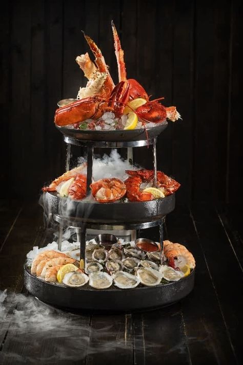 Flamingo Las Vegas, Tea Party Sandwiches, Amazing Food Platters, Seafood Tower, Seafood Buffet, Party Sandwiches, Bistro Food, Seafood Platter, Food Concept