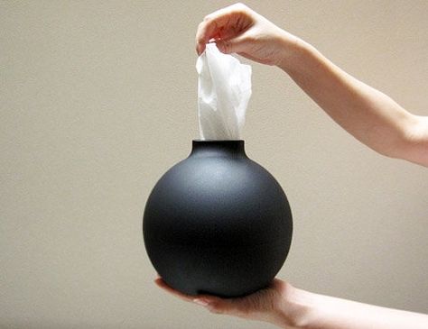 tissue-dispenser-pot White Furniture Decor, Black Modern Bathroom, Black And White Furniture, Tissue Paper Holder, Paper Pot, Vase Noir, Paper Vase, Tissue Holder, Yanko Design