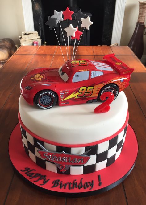 Cars cake Mcqueen Car Cake, Lightning Mcqueen Birthday Cake, Cars Cake Design, Disney Cars Cake, Lightning Mcqueen Cake, Cars Theme Cake, Red Birthday Cakes, Mcqueen Cake, Cars Birthday Cake