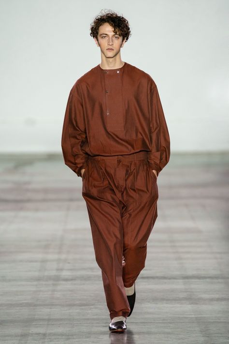 E. Tautz Fall 2019 Menswear Fashion Show Collection Dolman Shirt, F Men, London Fashion Week Mens, 2019 Runway, Mens Wear, Mens Winter Fashion, Men Shirt, Mens Style, Male Fashion