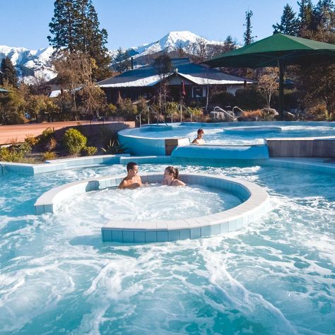 Hot Springs in Queenstown Hanmer Springs, New Zealand Mountains, New Zealand Travel Guide, Thermal Pool, Hot Pools, Queenstown New Zealand, New Zealand South Island, Snow Trip, Eco Travel