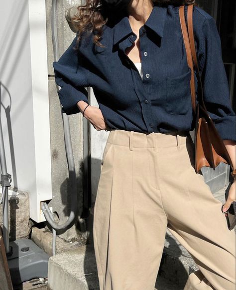 Simple Casual Outfits, Mix Match Outfits, Hacks Clothes, Korean Casual Outfits, Ootd Inspo, Beige Pants, Business Casual Outfits For Work, Everyday Fashion Outfits, Casual Day Outfits