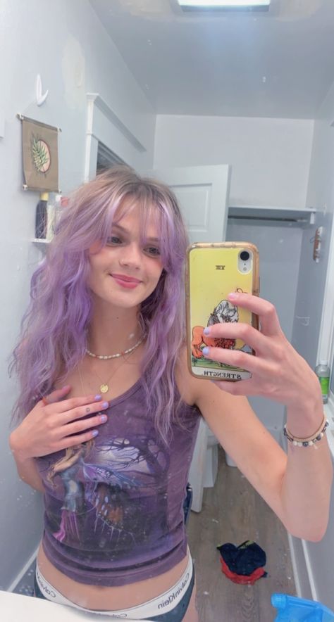 Brown And Light Purple Hair, Purple Hair With Lavender Highlights, Blonde And Purple Hair Highlights, Blond With Purple Hair, Purple Hair On Blonde, Purple Hair Roots, Light Purple Blonde Hair, Blond Purple Hair, Lavender Dyed Hair