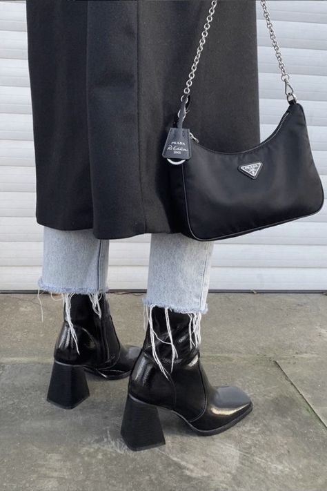 Bag Prada, Stylish Winter Outfits, Looks Party, Winter Outfit Inspiration, Cute Winter Outfits, Aesthetic Shoes, Winter Trends, Mode Inspo, Winter Mode